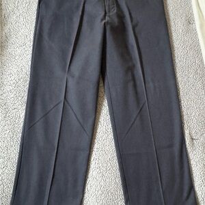 Dockers Men's Charcoal Dress Pants